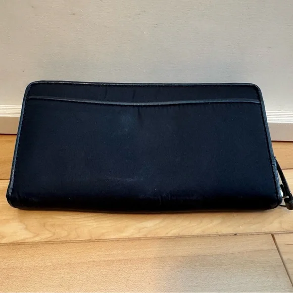 Kate Spade Zip-Around Wallet – Black & Green Interior - Picture 2 of 7